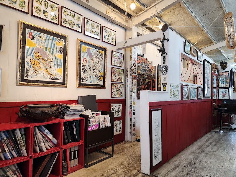 Three Tides Tattoo Osaka photo 3