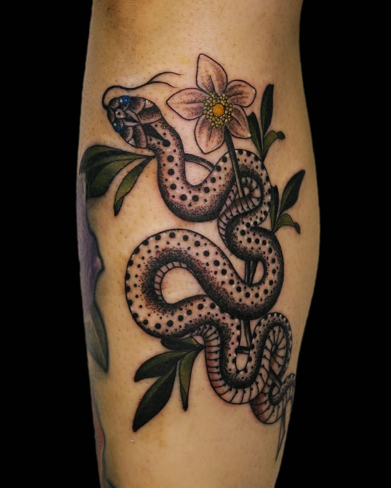 LUCKY ROUND TATTOO photo 3